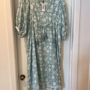 Chic Floral Midi Dress in Green